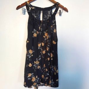 Torrid Sleeveless Mock Neck ALine Blouse Lace Detail Size 2XL